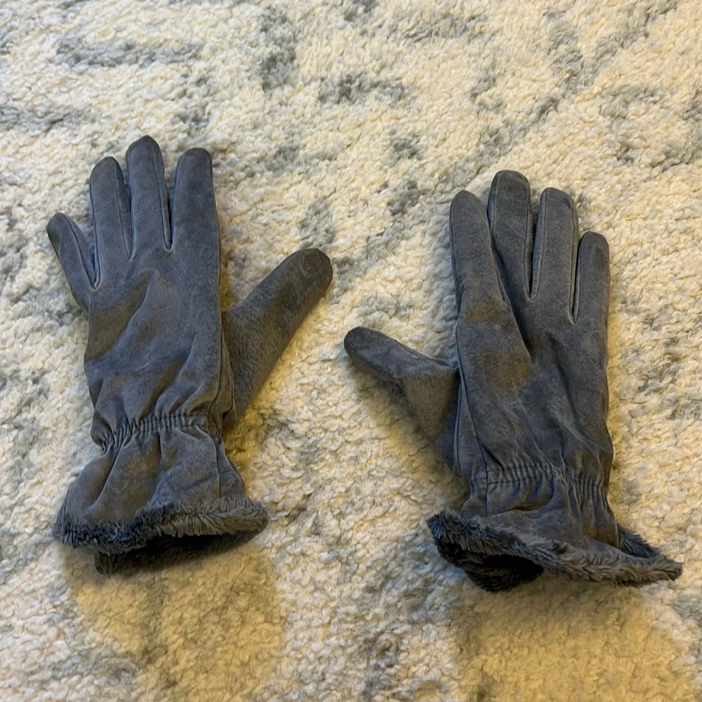 Grey Gloves